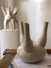 Afbeelding in Gallery-weergave laden, Ganesh - flower holder